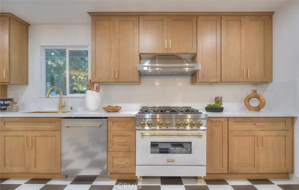 $1,388,888 | 4040 Lehman La, La Crescenta, CA 91214