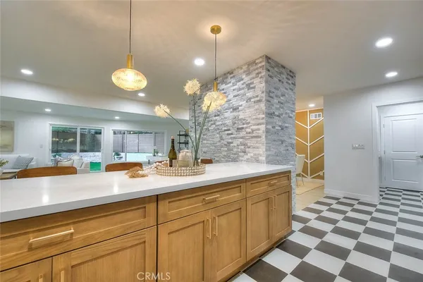 $1,388,888 | 4040 Lehman La, La Crescenta, CA 91214