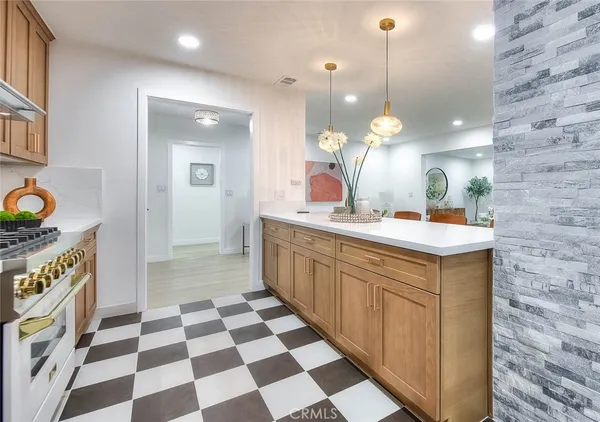 $1,388,888 | 4040 Lehman La, La Crescenta, CA 91214