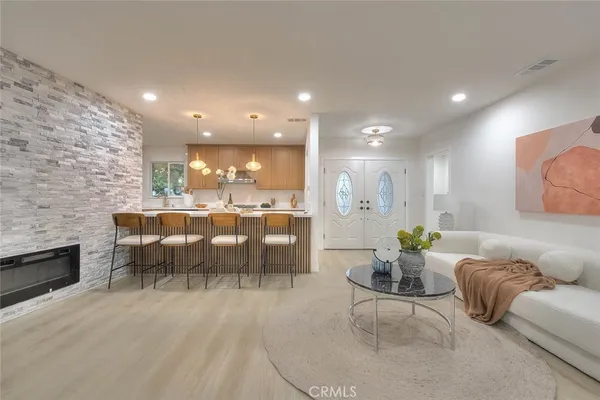 $1,388,888 | 4040 Lehman La, La Crescenta, CA 91214
