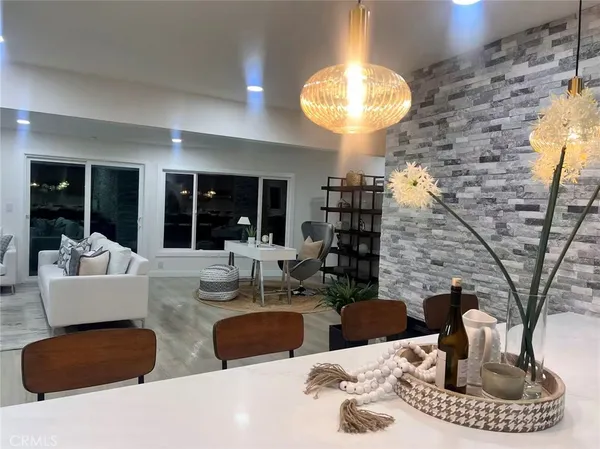 $1,388,888 | 4040 Lehman La, La Crescenta, CA 91214