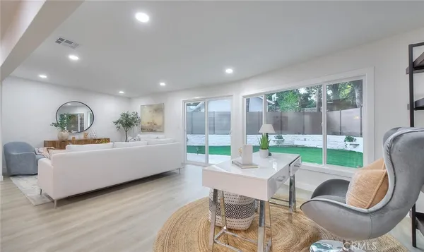 $1,388,888 | 4040 Lehman La, La Crescenta, CA 91214