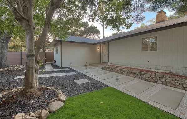 $1,388,888 | 4040 Lehman La, La Crescenta, CA 91214