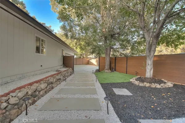 $1,388,888 | 4040 Lehman La, La Crescenta, CA 91214