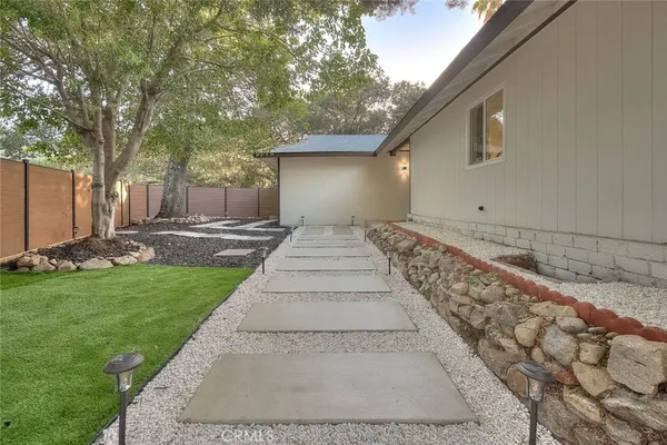 $1,388,888 | 4040 Lehman La, La Crescenta, CA 91214