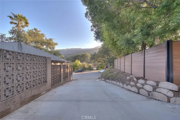 $1,388,888 | 4040 Lehman La, La Crescenta, CA 91214
