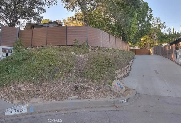 $1,388,888 | 4040 Lehman La, La Crescenta, CA 91214