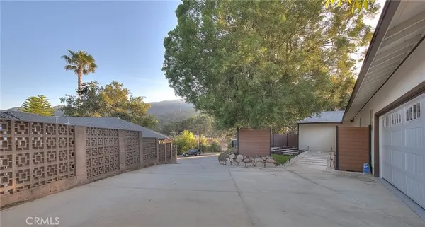 $1,388,888 | 4040 Lehman La, La Crescenta, CA 91214