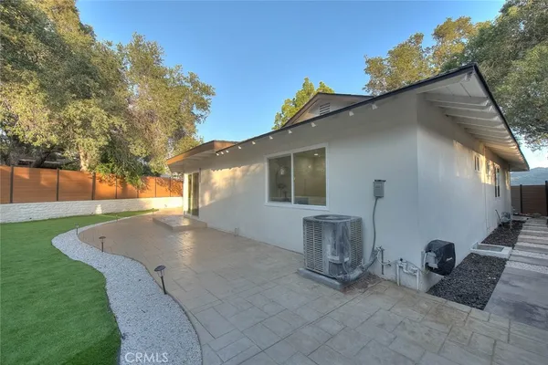 $1,388,888 | 4040 Lehman La, La Crescenta, CA 91214