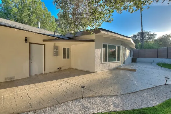 $1,388,888 | 4040 Lehman La, La Crescenta, CA 91214