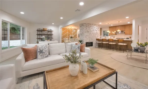 $1,388,888 | 4040 Lehman La, La Crescenta, CA 91214