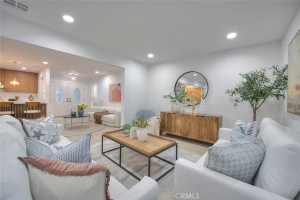 $1,388,888 | 4040 Lehman La, La Crescenta, CA 91214