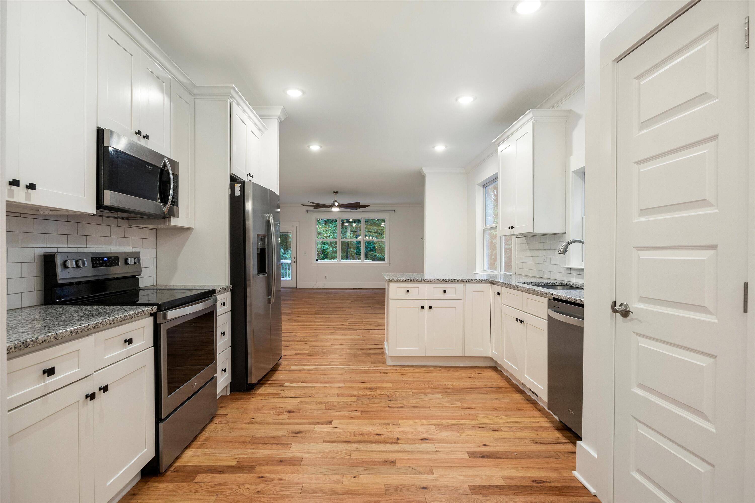 3851 Hamill Road Hixson, TN 37343 - Photo 14 of 47 14-IMG_7675