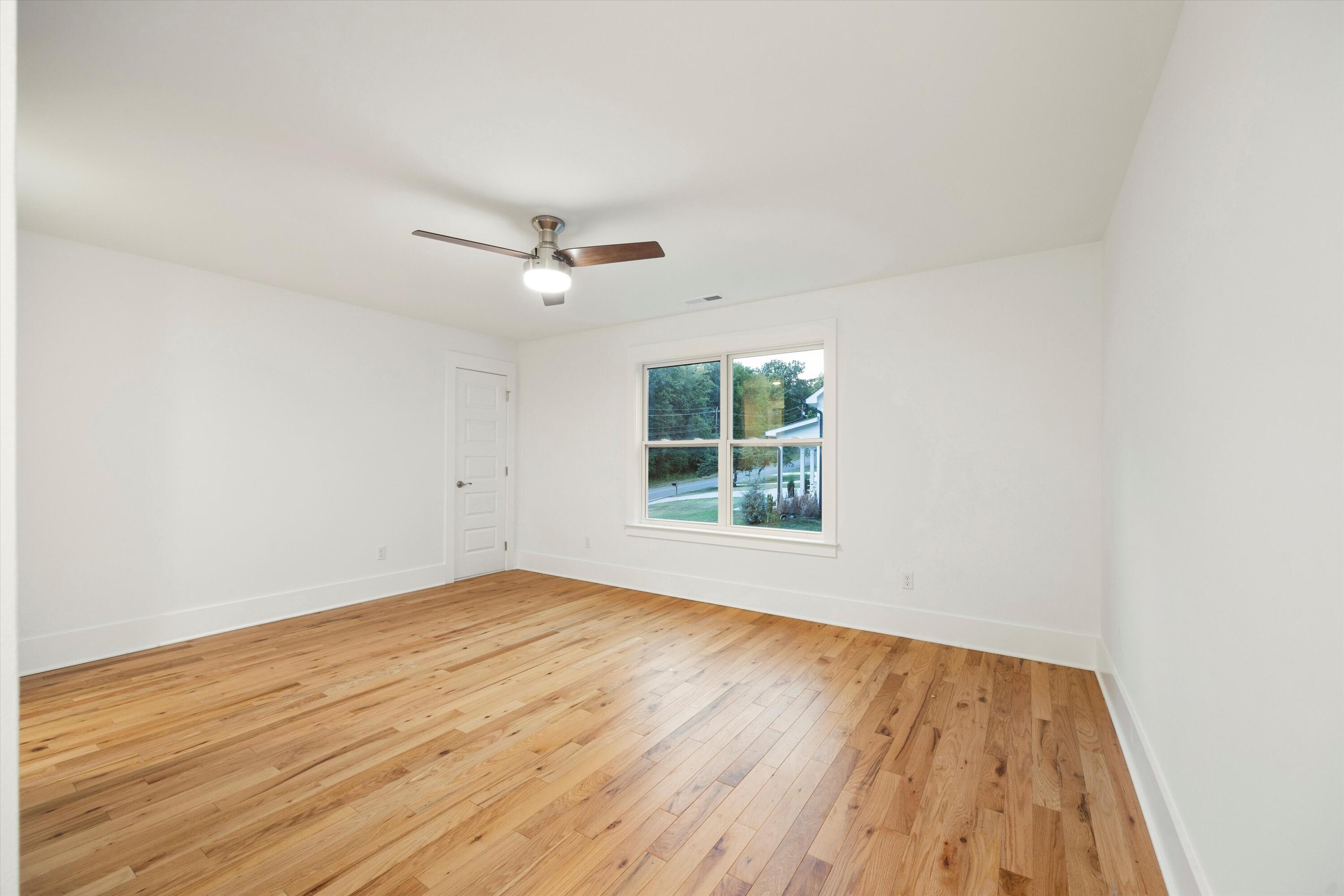 3851 Hamill Road Hixson, TN 37343 - Photo 34 of 47 34-IMG_7750