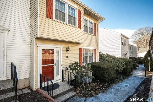 $399,900 | 55 Mill Plain Road, Unit 176, Danbury, CT 06811