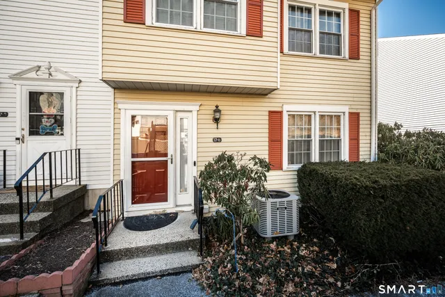 $399,900 | 55 Mill Plain Road, Unit 176, Danbury, CT 06811