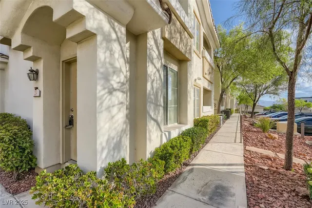 $1,590 | 1511 Ruby Cliffs Lane, Unit 204, Las Vegas, NV 89144
