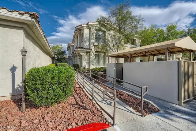 $1,590 | 1511 Ruby Cliffs Lane, Unit 204, Las Vegas, NV 89144