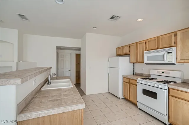 $1,590 | 1511 Ruby Cliffs Lane, Unit 204, Las Vegas, NV 89144