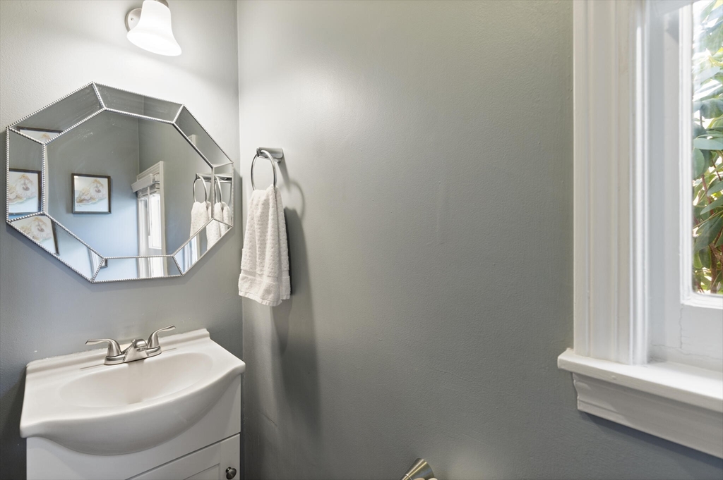 15 Carter Road Worcester, MA 01609 - Photo 18 of 23 Gallery Image 18