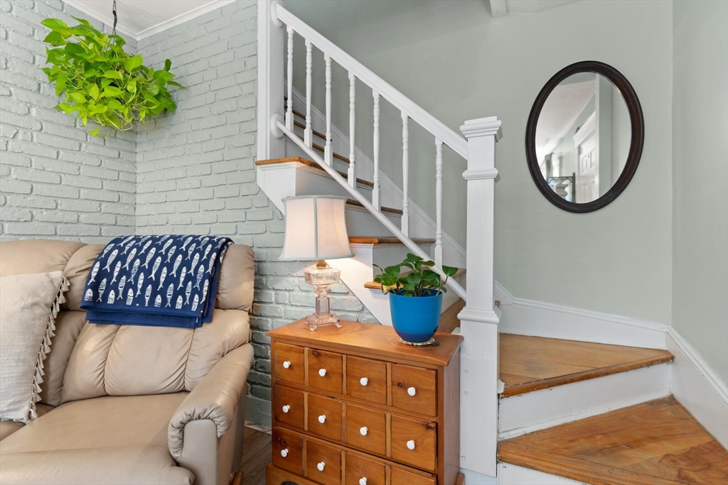 15 Carter Road Worcester, MA 01609 - Photo 5 of 23 Gallery Image 5