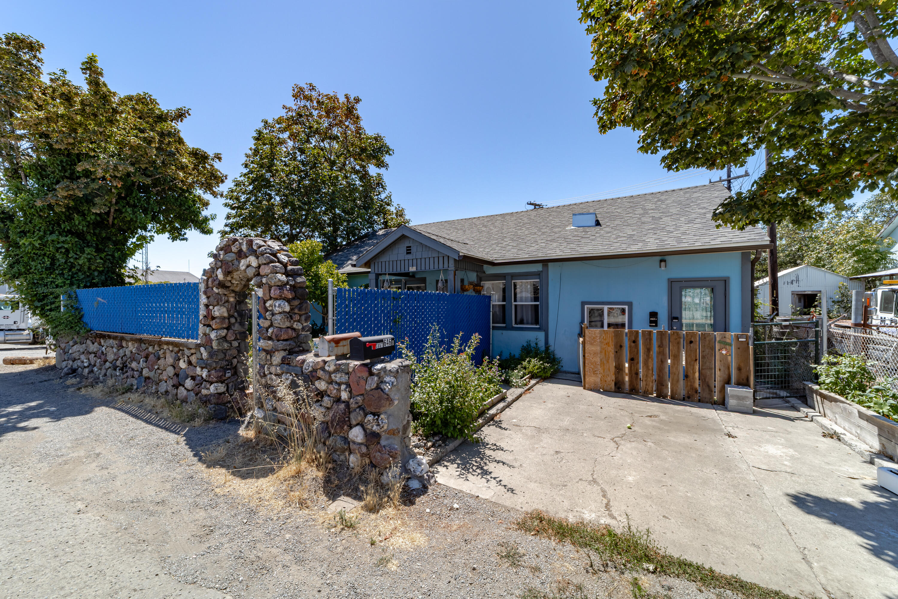 646 Locust Street Garberville, CA 95542 - Photo 1 of 58 Front Of House
