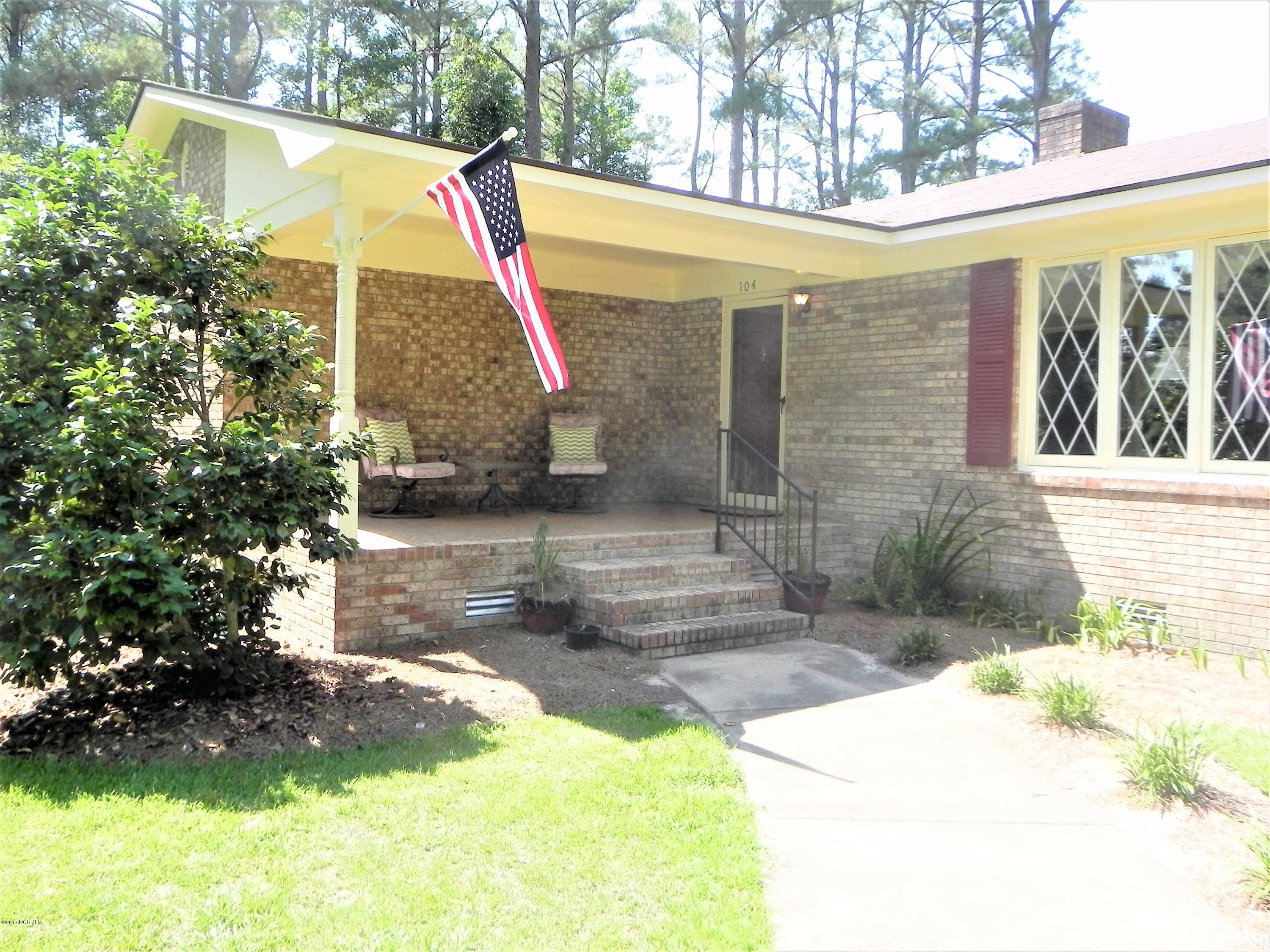 104 Wily Fox Road Clinton, NC 28328 - Photo 3 of 24 03