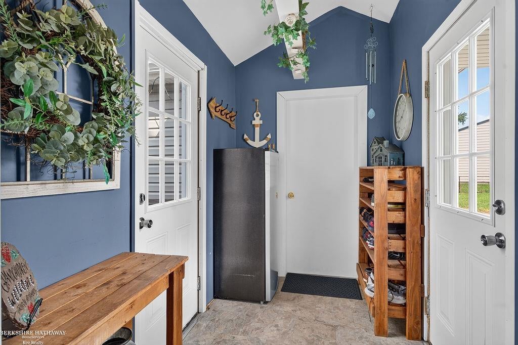 12121 Canal Road Sterling Heights, MI 48313 - Photo 5 of 44 Gallery Image 5