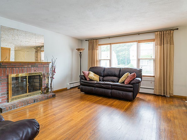 63 Como Road Boston, MA 02136 - Photo 3 of 20 Gallery Image 3