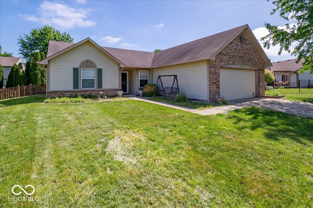 725 Lake Shore Road Franklin, IN 46131 - Photo 3 of 25 Gallery Image 3