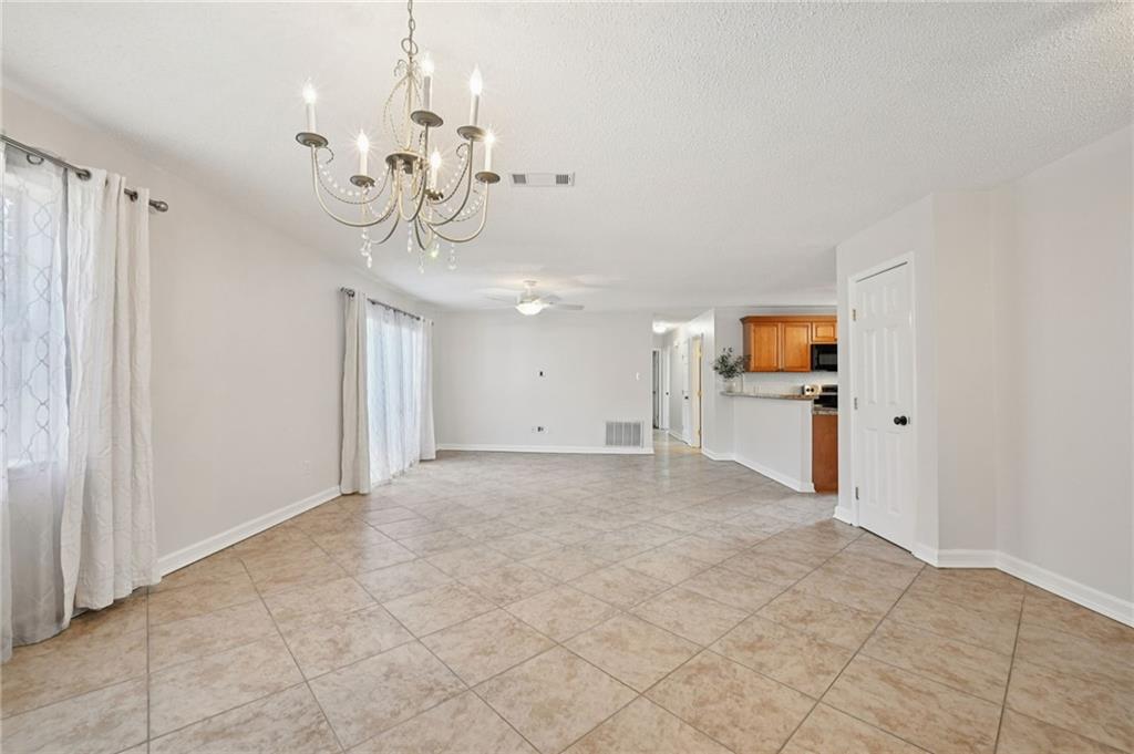 2772 Ridgefield Road Gretna, LA 70056 - Photo 2 of 20