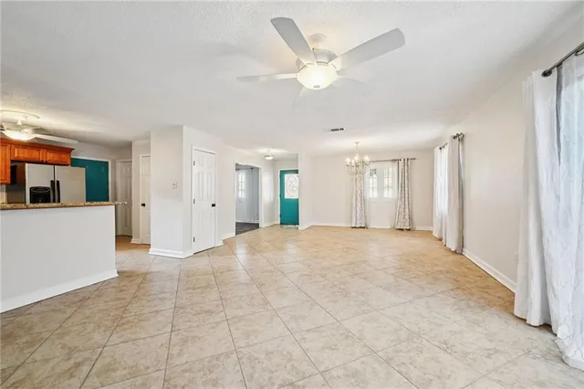 $240,000 | 2772 Ridgefield Road, Gretna, LA 70056