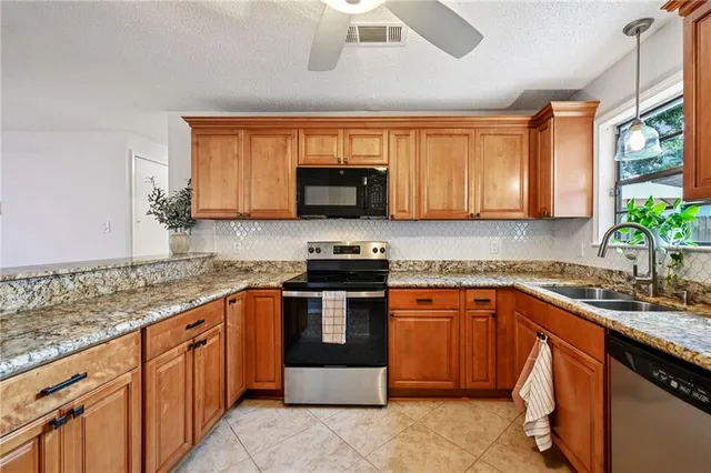 $240,000 | 2772 Ridgefield Road, Gretna, LA 70056