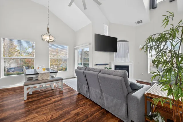 $425,000 | 5350 Dunlay Drive, Unit 217, Sacramento, CA 95835