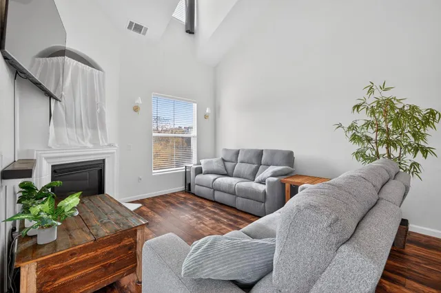 $425,000 | 5350 Dunlay Drive, Unit 217, Sacramento, CA 95835