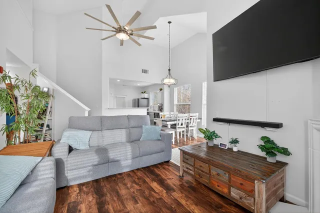 $425,000 | 5350 Dunlay Drive, Unit 217, Sacramento, CA 95835