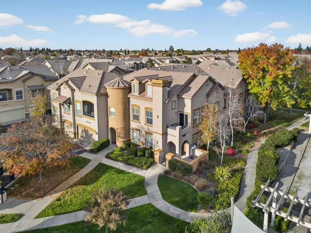 $425,000 | 5350 Dunlay Drive, Unit 217, Sacramento, CA 95835
