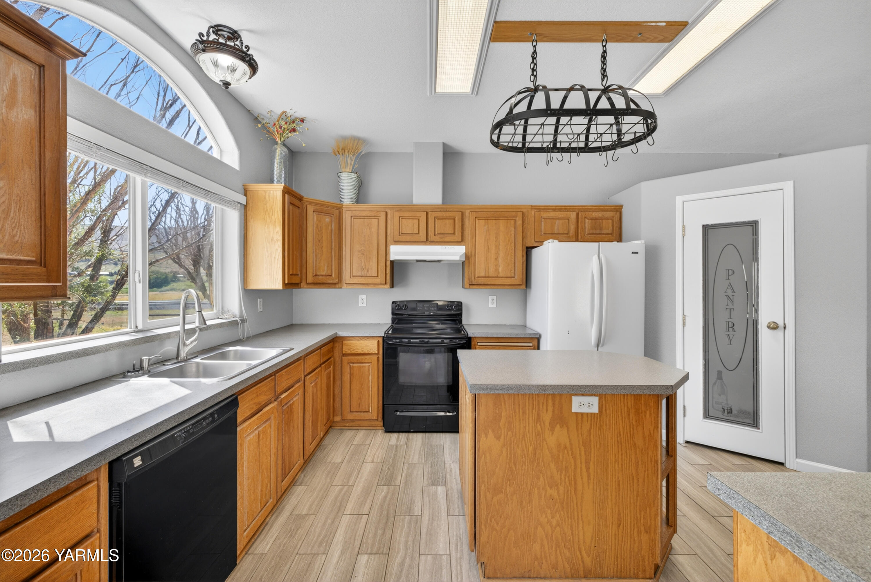16802 1585th Street Southwest Prosser, WA 99350 - Photo 18 of 65 016_4T3A5943