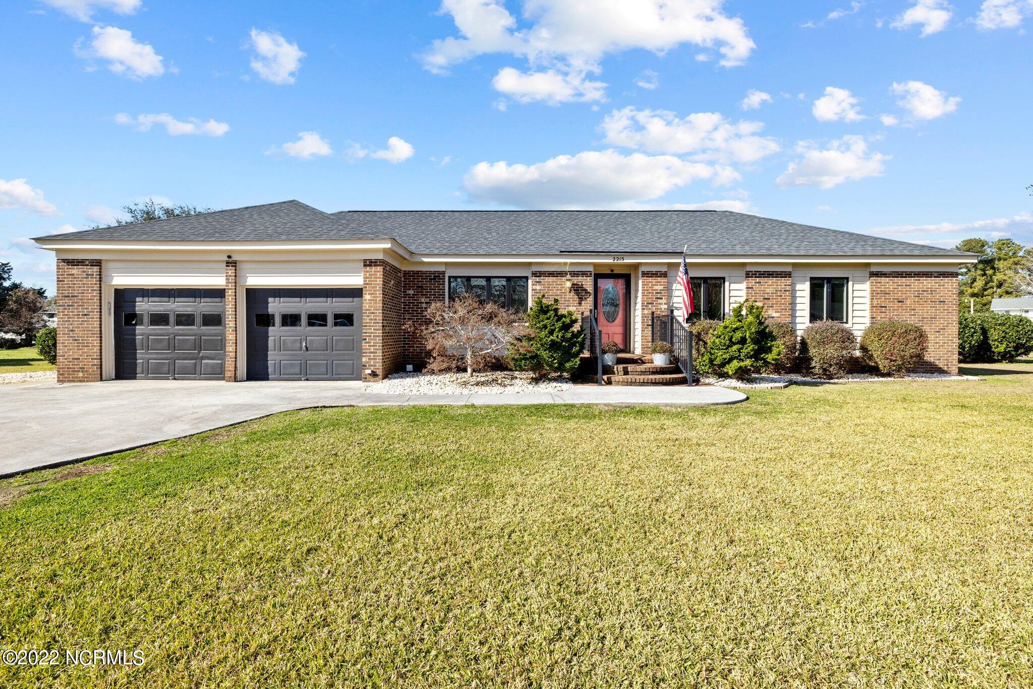 2215 North Road Morehead City, NC 28557 - Photo 1 of 48 2-web-or-mls-_S3A3431 - Copy (3)