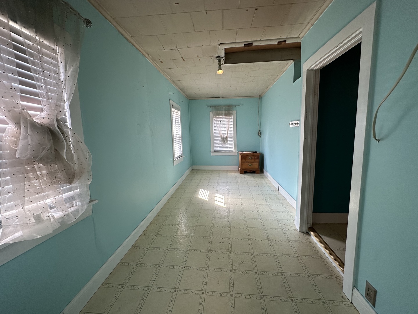 3622 Morgan Street Steger, IL 60475 - Photo 10 of 14 a view of empty room with windows