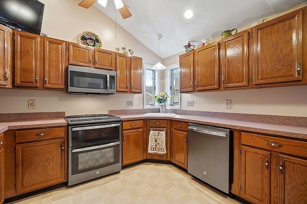 2 Allen Rd Extension Peabody, MA 01960 - Photo 11 of 36