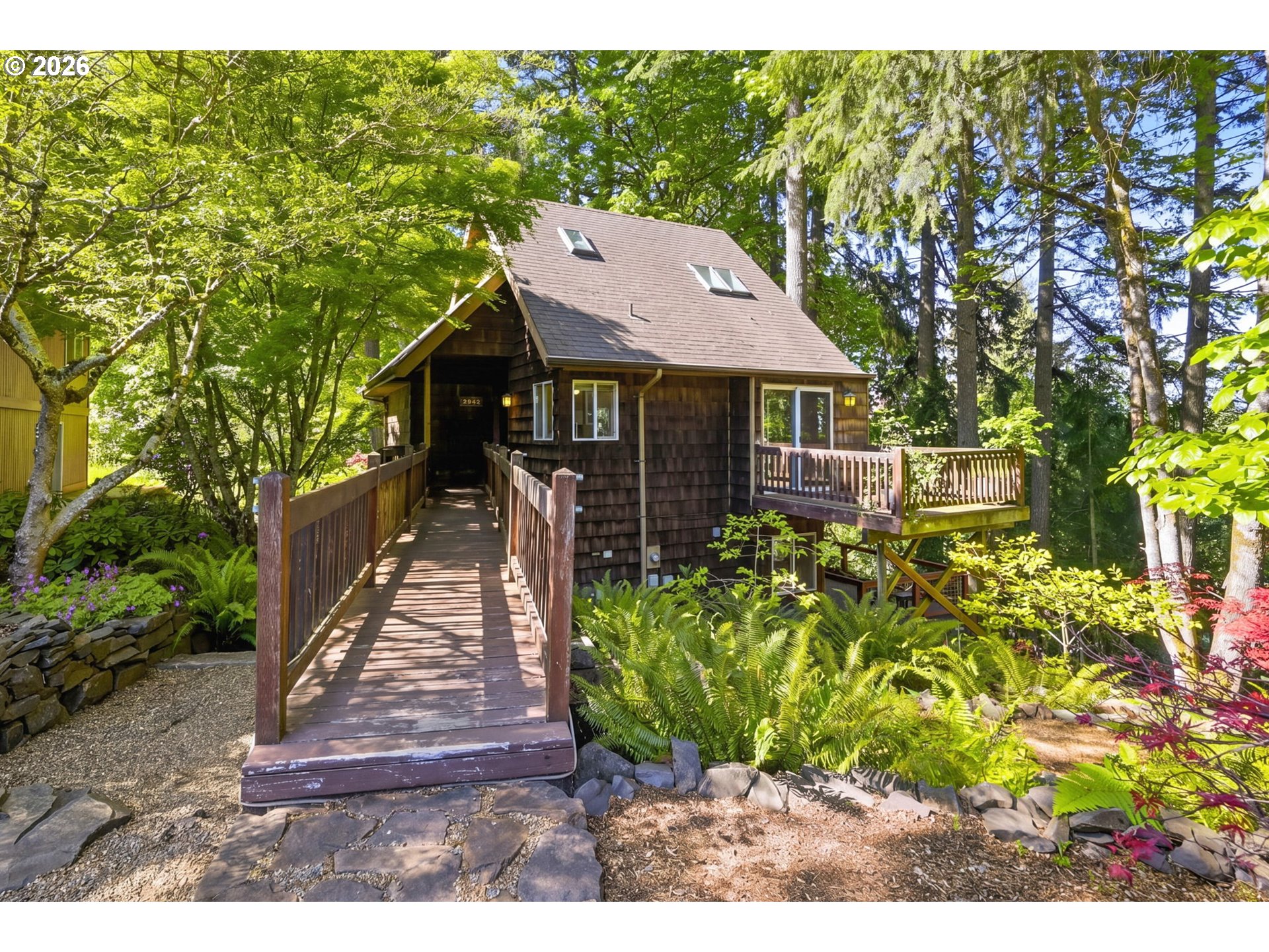2942 Riverview Street Eugene, OR 97403 - Photo 4 of 48