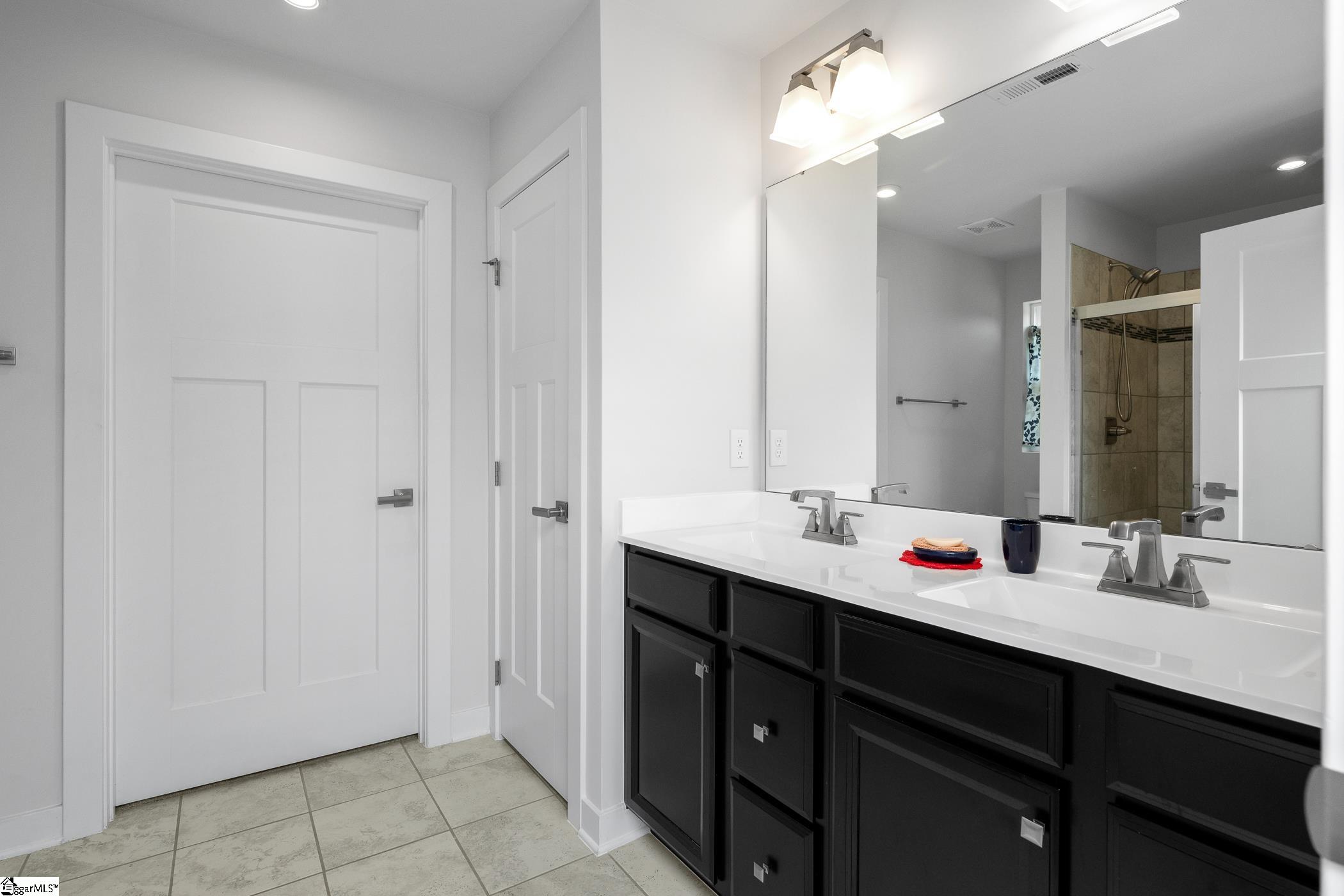 203 Bending Branch Road Greenville, SC 29605 - Photo 13 of 28 Gallery Image 13