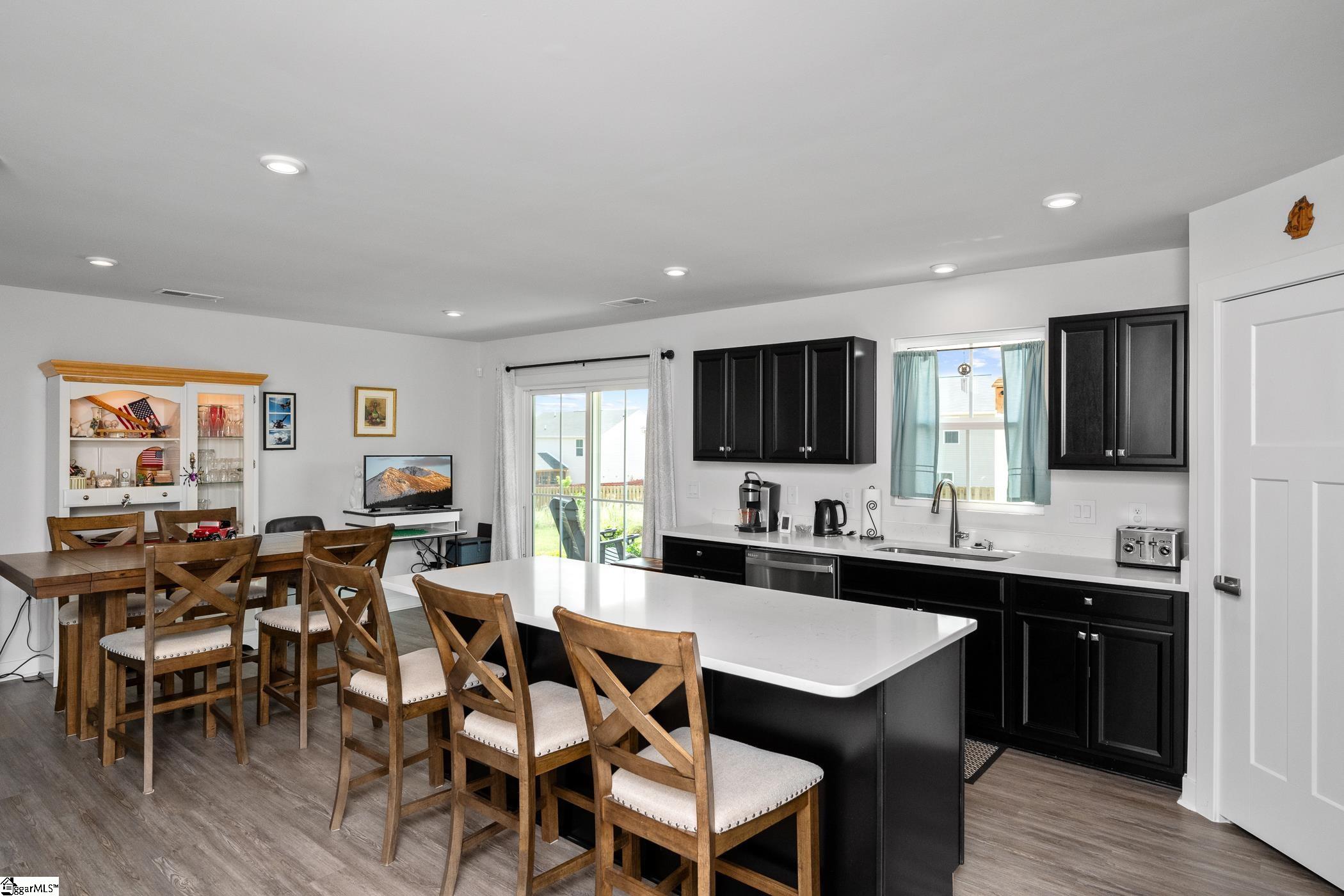 203 Bending Branch Road Greenville, SC 29605 - Photo 4 of 28 Gallery Image 4