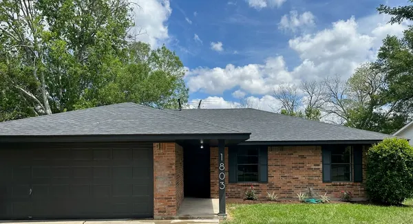 $2,200 | 1803 South Park Street, Brenham, TX 77833