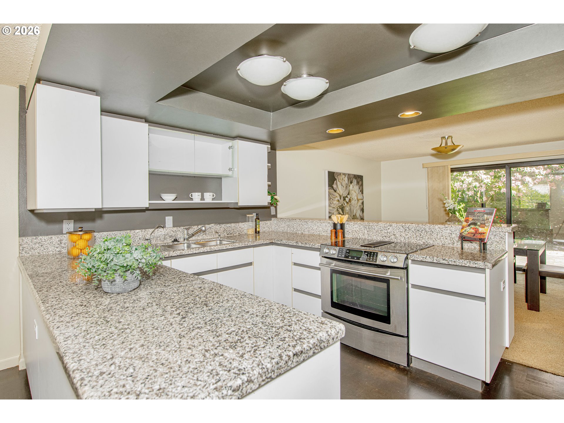 9 Britten Court Lake Oswego, OR 97035 - Photo 8 of 31 Kitchen