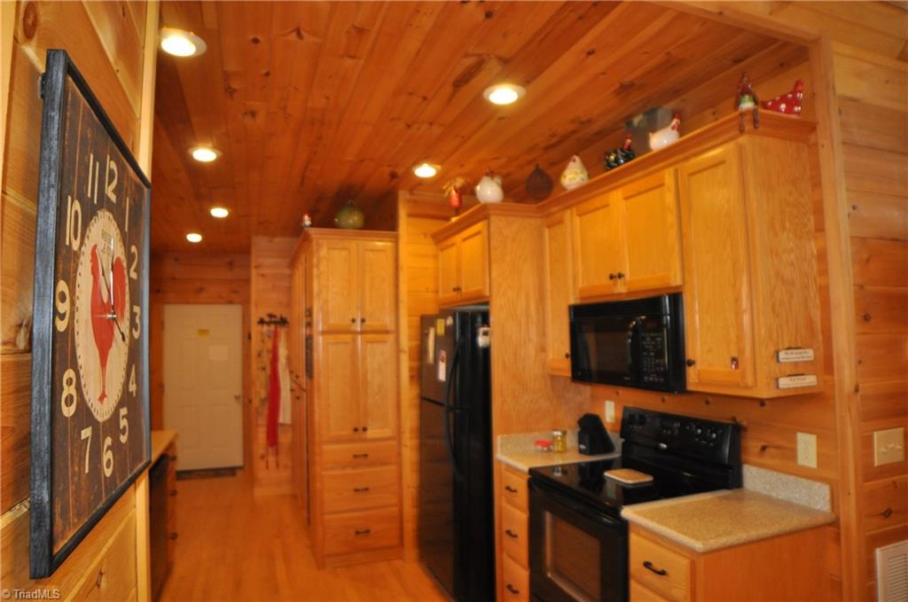 4860 Staghorn Road Purlear, NC 28665 - Photo 5 of 25