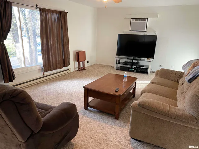 $144,900 | 665 North 12th Avenue, Canton, IL 61520