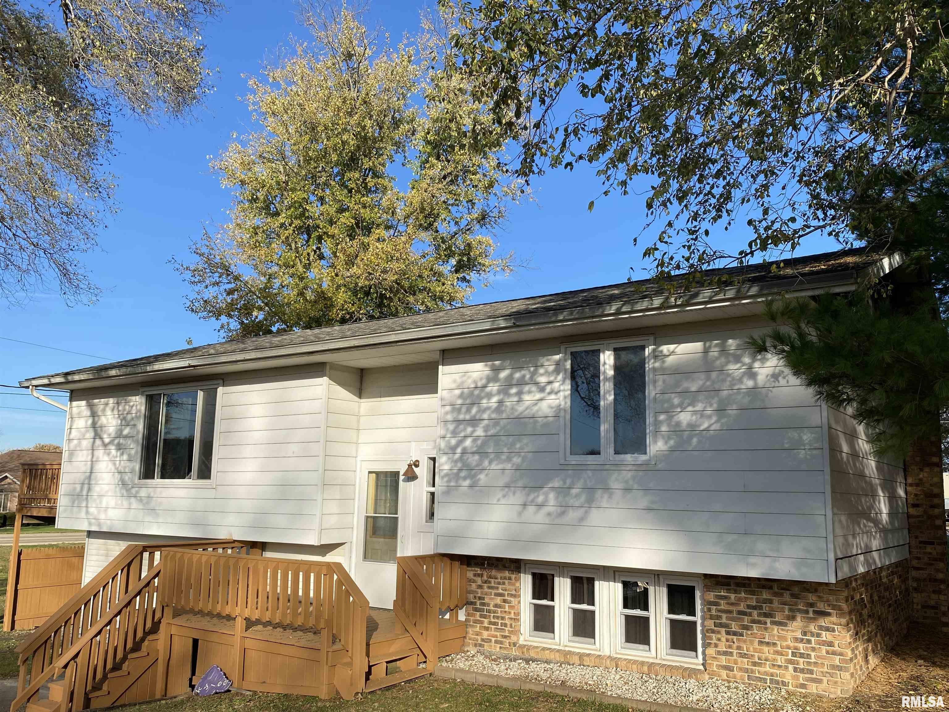 665 North 12th Avenue Canton, IL 61520 - Photo 2 of 48