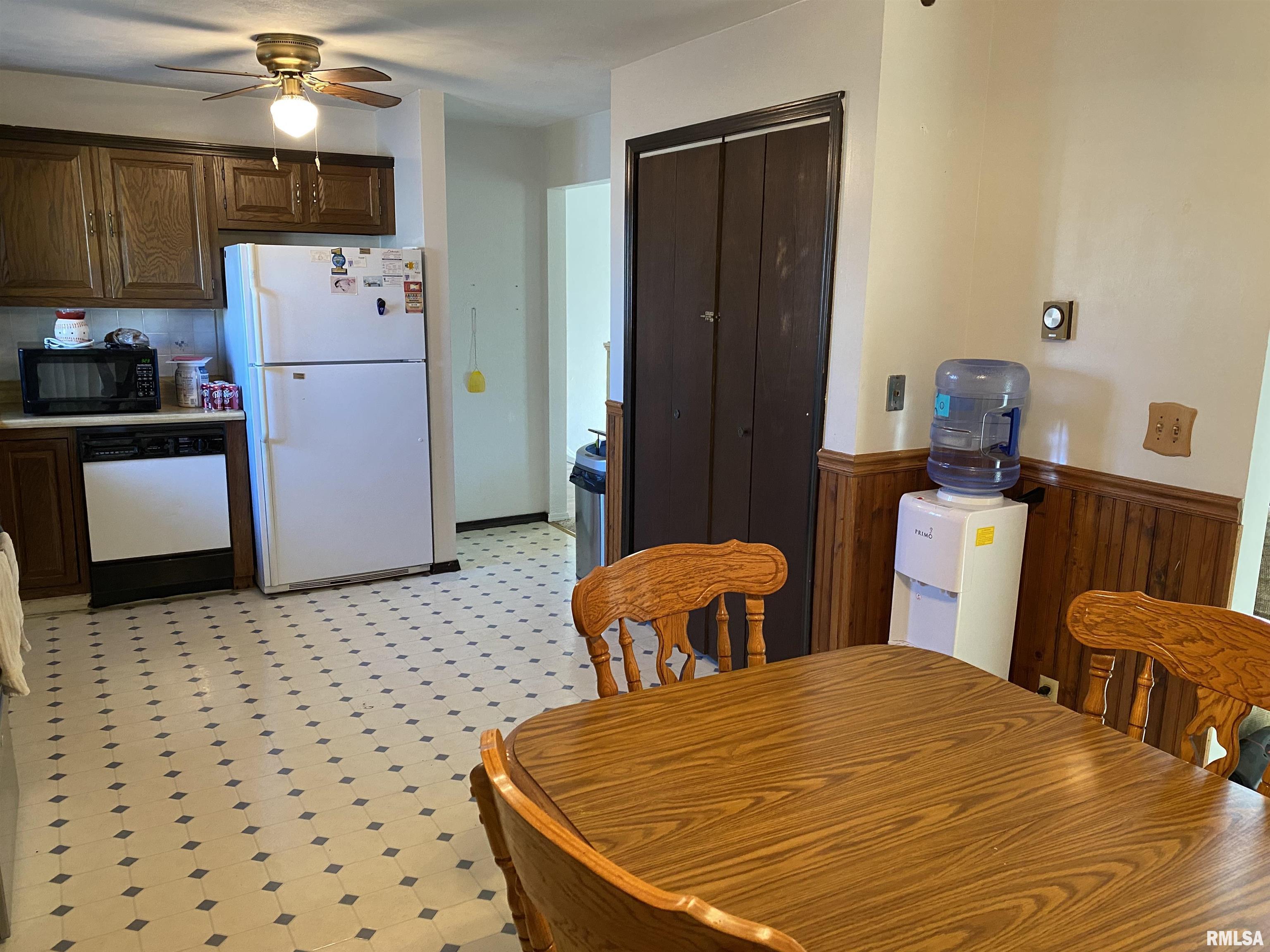 665 North 12th Avenue Canton, IL 61520 - Photo 23 of 48